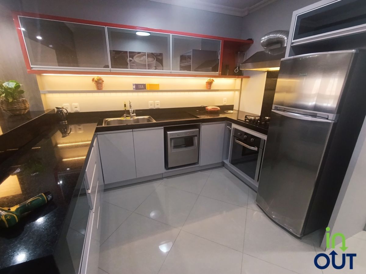 Apartamento com 2 suítes no bairro Avenida Central
