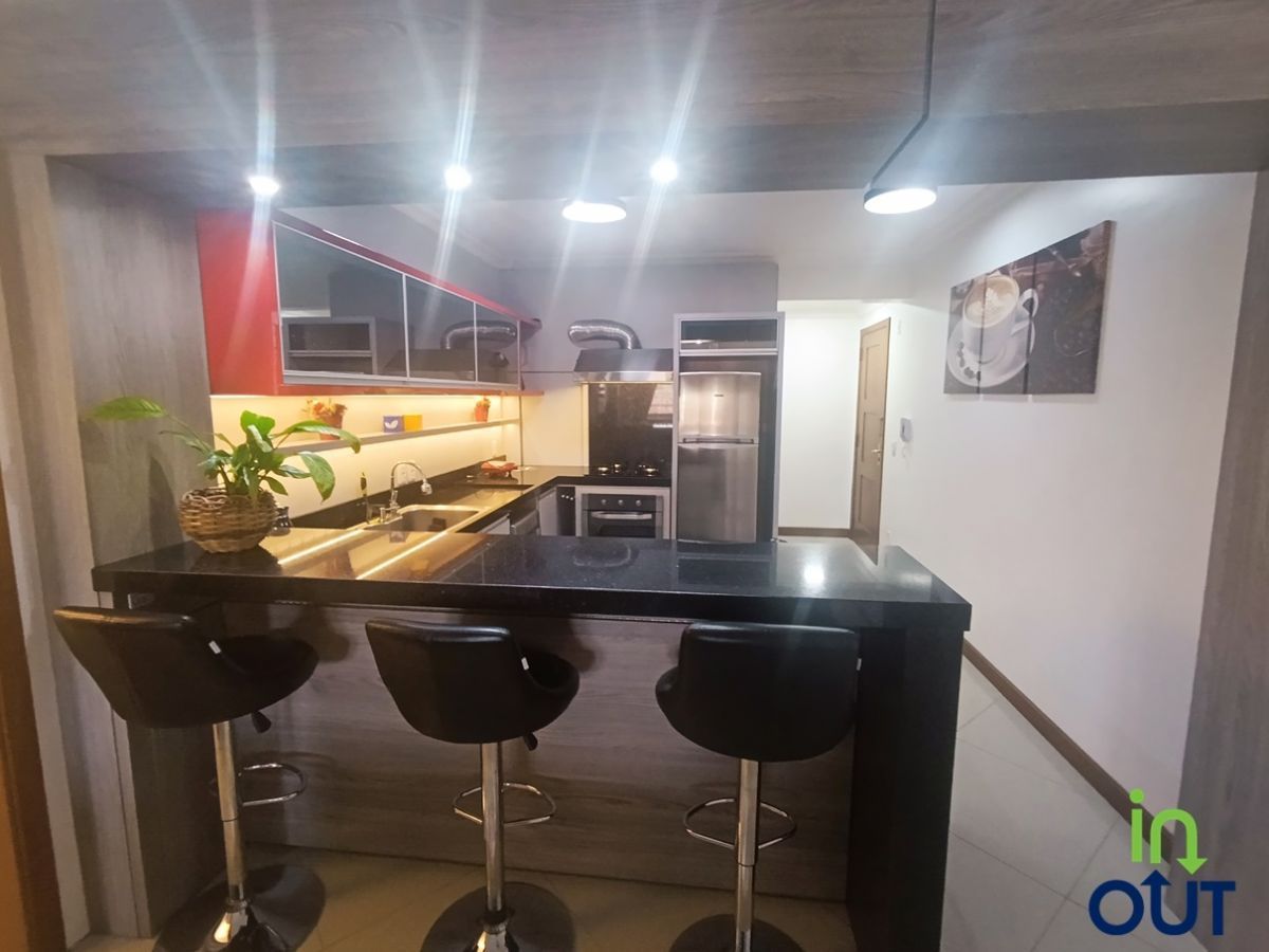 Apartamento com 2 suítes no bairro Avenida Central