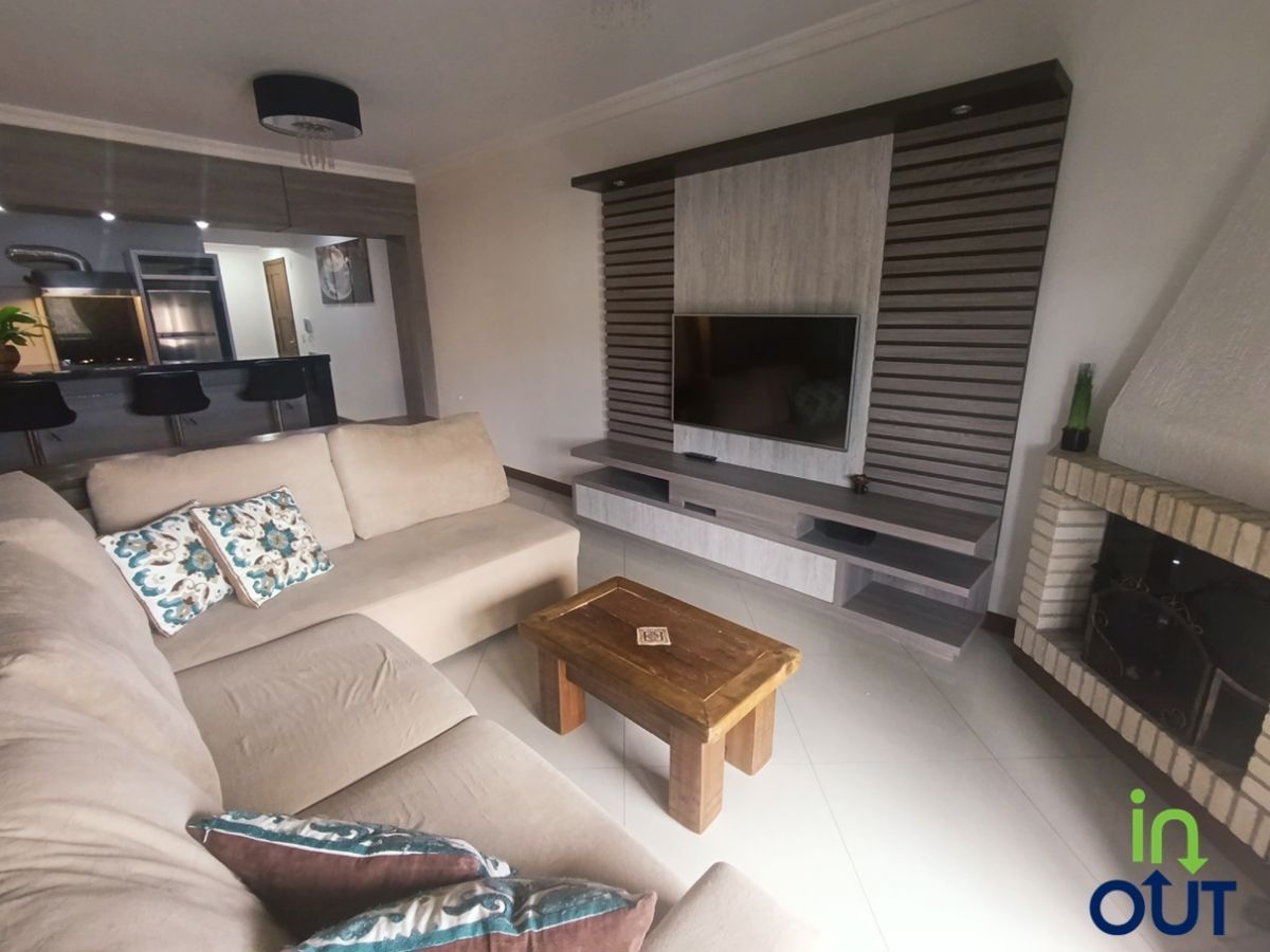 Apartamento com 2 suítes no bairro Avenida Central