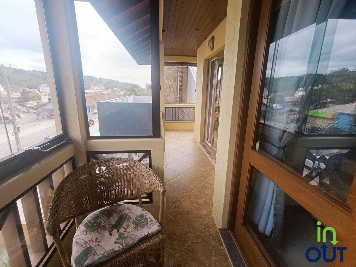 Apartamento com 2 suítes no bairro Avenida Central