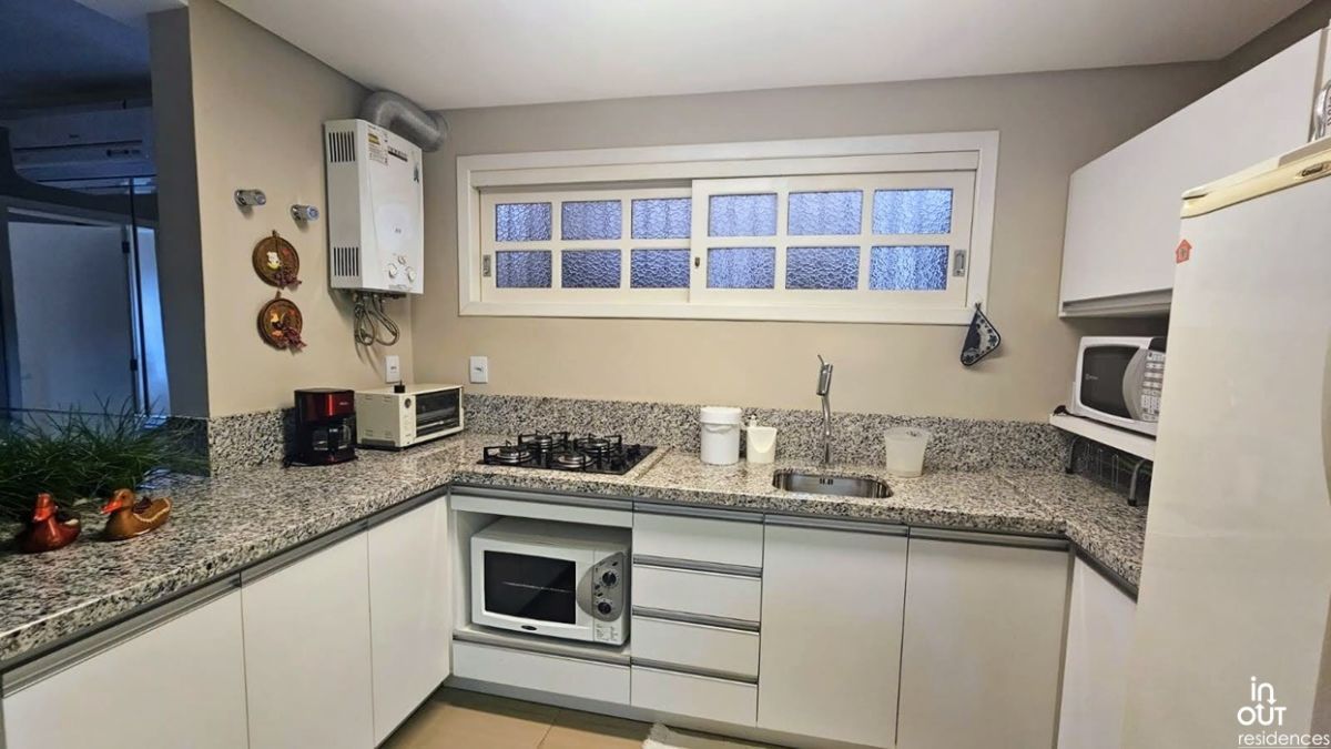 Apartamento 2 dormitórios no centro de Canela