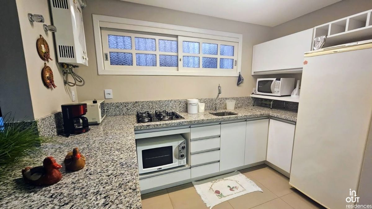 Apartamento 2 dormitórios no centro de Canela