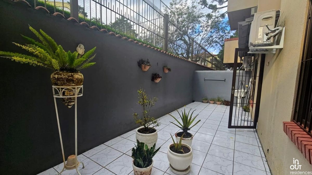 Apartamento 2 dormitórios no centro de Canela