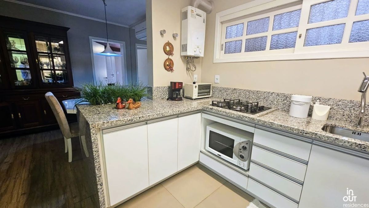 Apartamento 2 dormitórios no centro de Canela