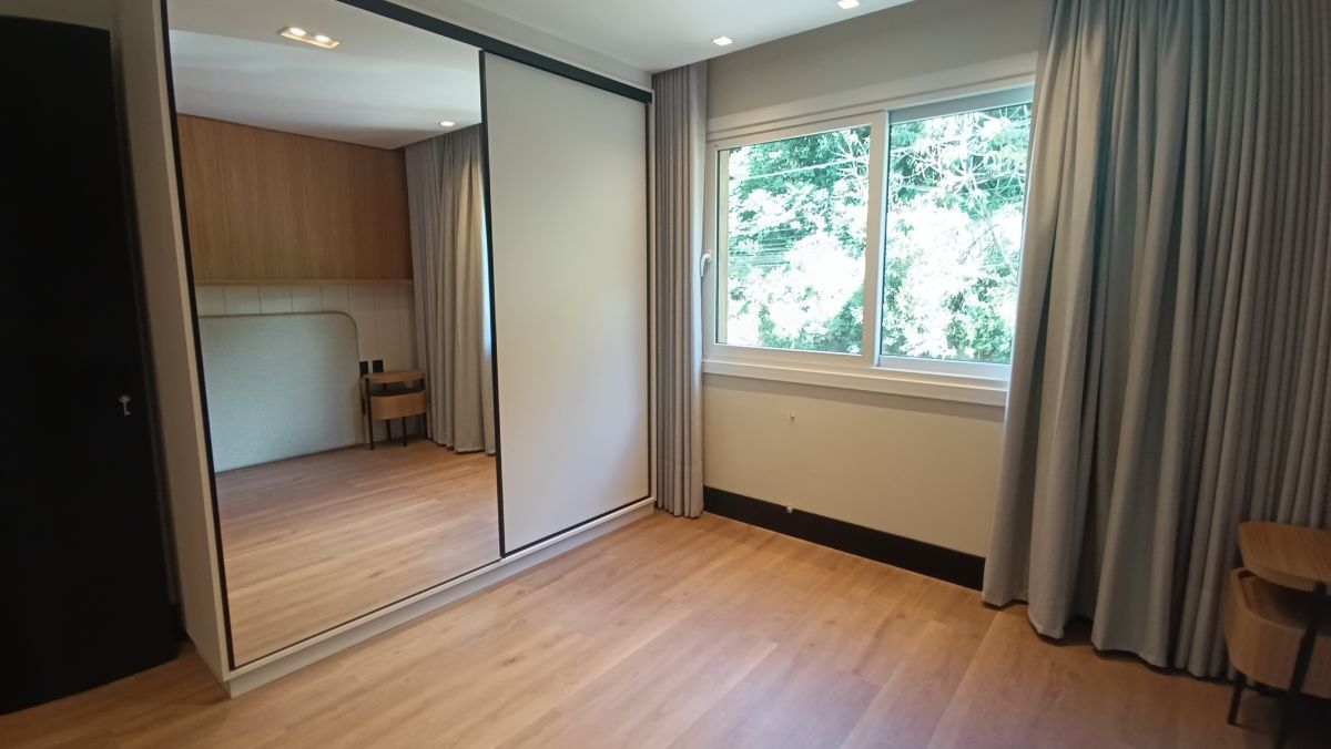 Apartamento finamente decorado com 2 dormitórios em Gramado