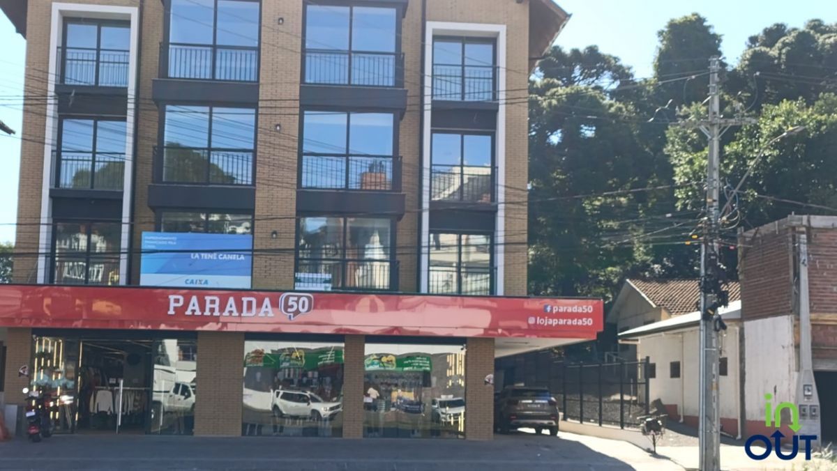 Apartamento novo com 2 suítes no centro de Canela