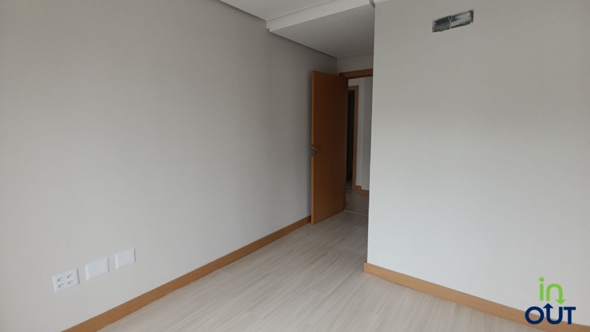 Apartamento novo com 2 suítes no centro de Canela