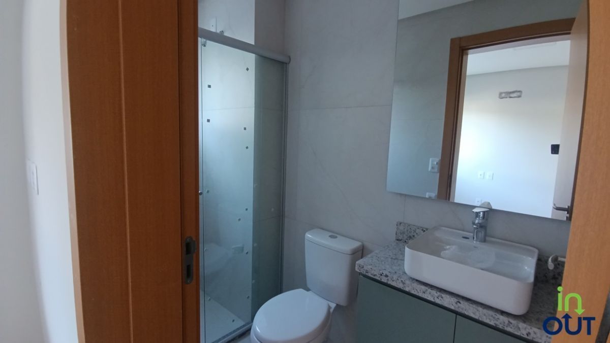 Apartamento novo com 2 suítes no centro de Canela