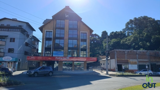Apartamento novo com 2 suítes no centro de Canela