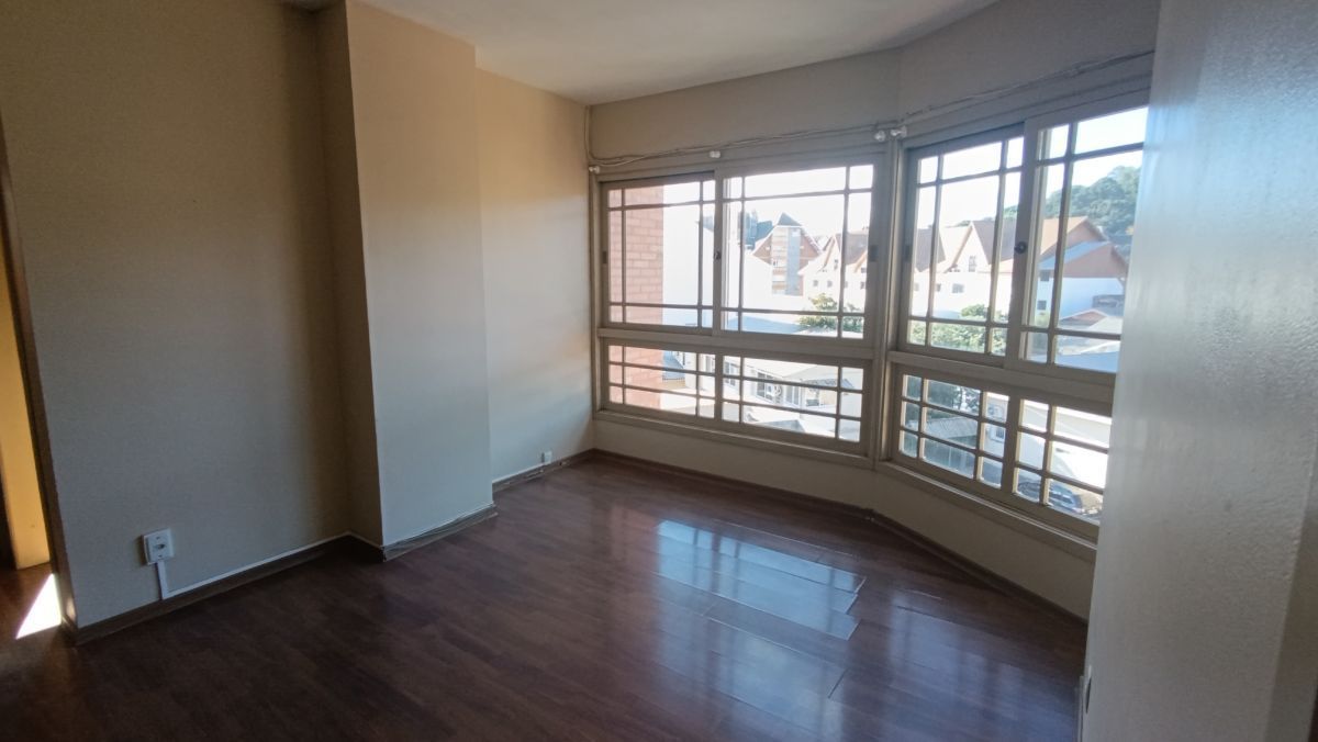 Apartamento Ensolarado e Bem Localizado no centro de Gramado