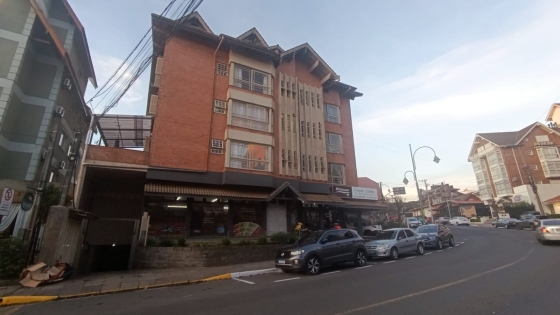 Apartamento Ensolarado e Bem Localizado no centro de Gramado