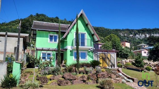 Casa mobiliada com 2 dormitórios no loteamento Mazzurana