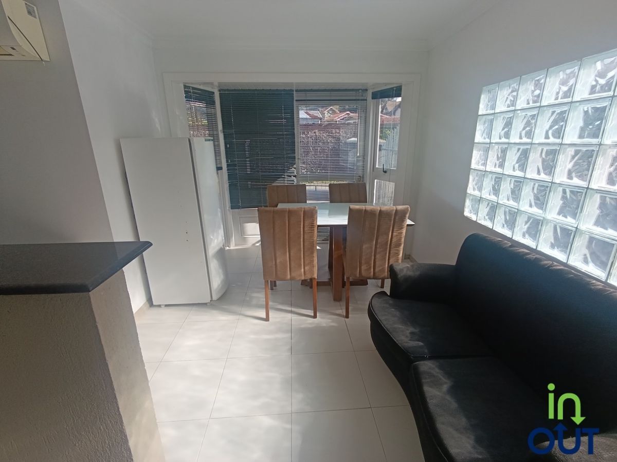 Kitnet com ar condicionado semi mobiliado no bairro Avenida Central