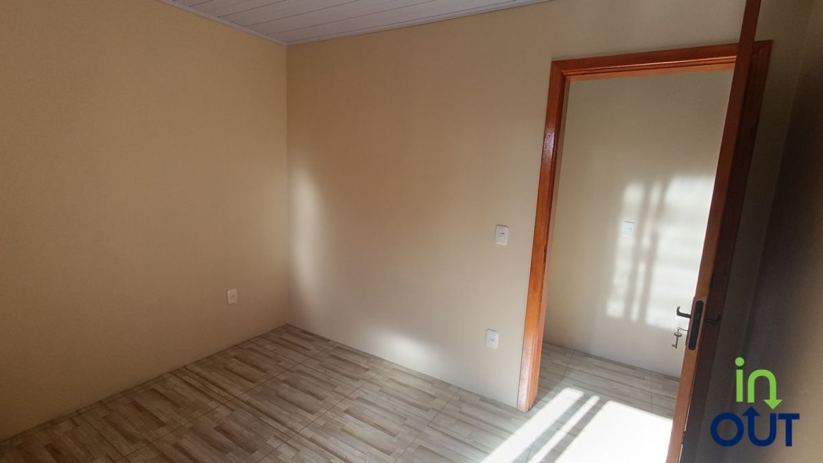 Casa nova geminada com 2 quartos