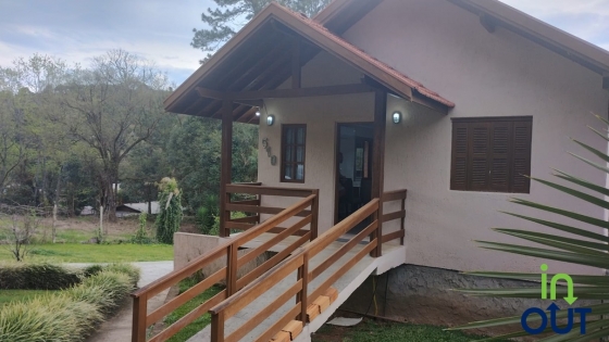 Casa semimobiliada com 2 quartos no bairro Vale dos Pinheiros, em Gramado