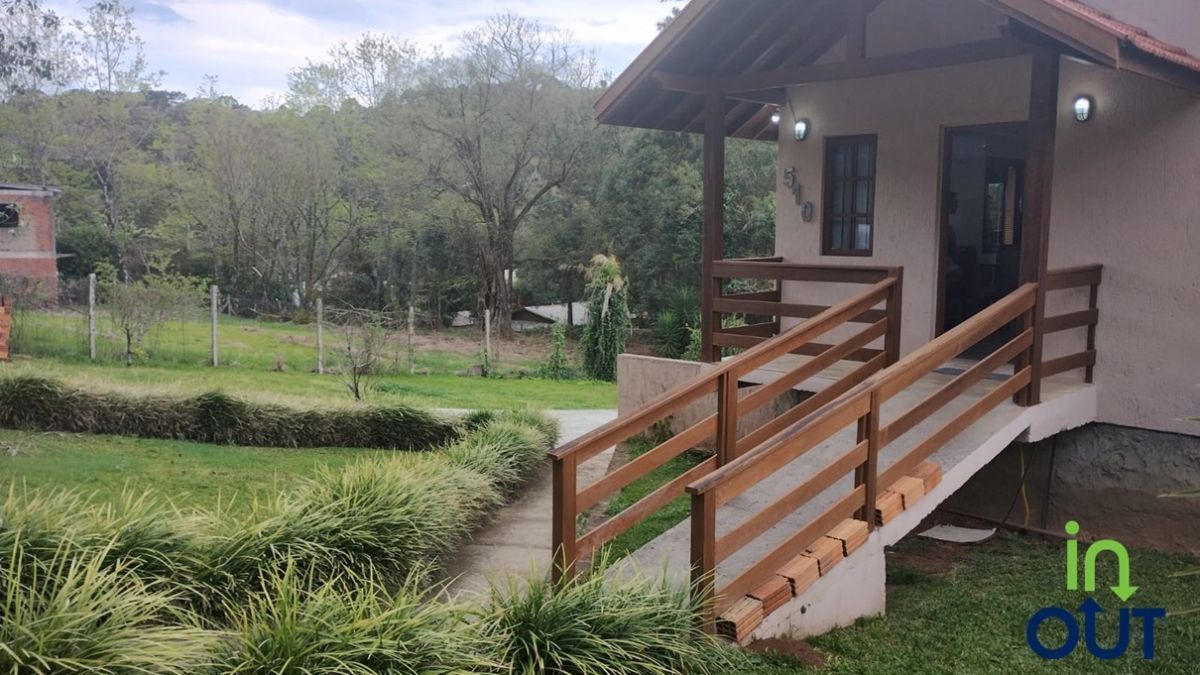 Casa semimobiliada com 2 quartos no bairro Vale dos Pinheiros, em Gramado