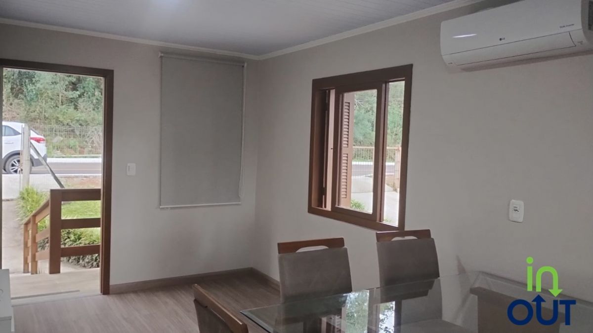Casa semimobiliada com 2 quartos no bairro Vale dos Pinheiros, em Gramado