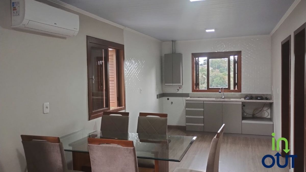 Casa semimobiliada com 2 quartos no bairro Vale dos Pinheiros, em Gramado