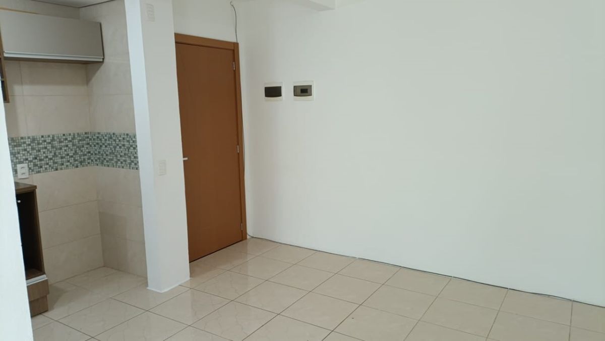 Apartamento com 2 quartos em condomínio fechado, em Canela