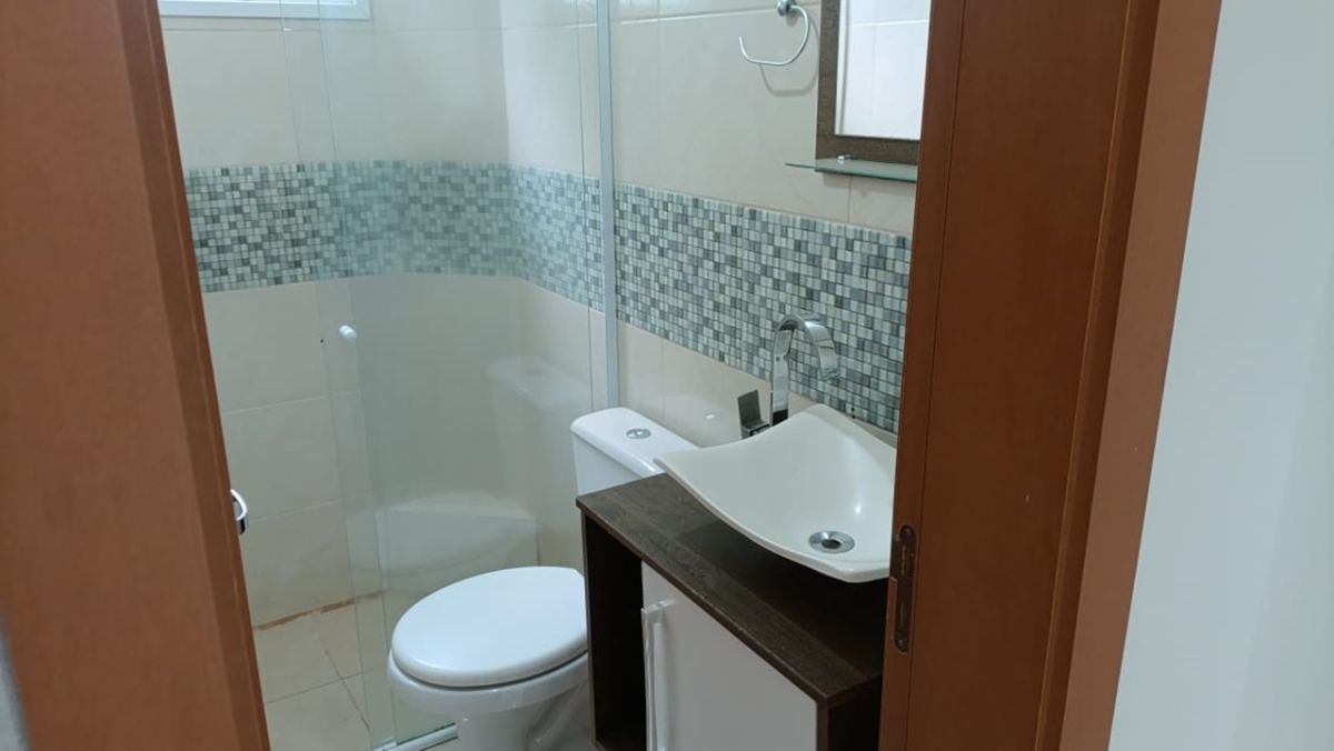 Apartamento com 2 quartos em condomínio fechado, em Canela