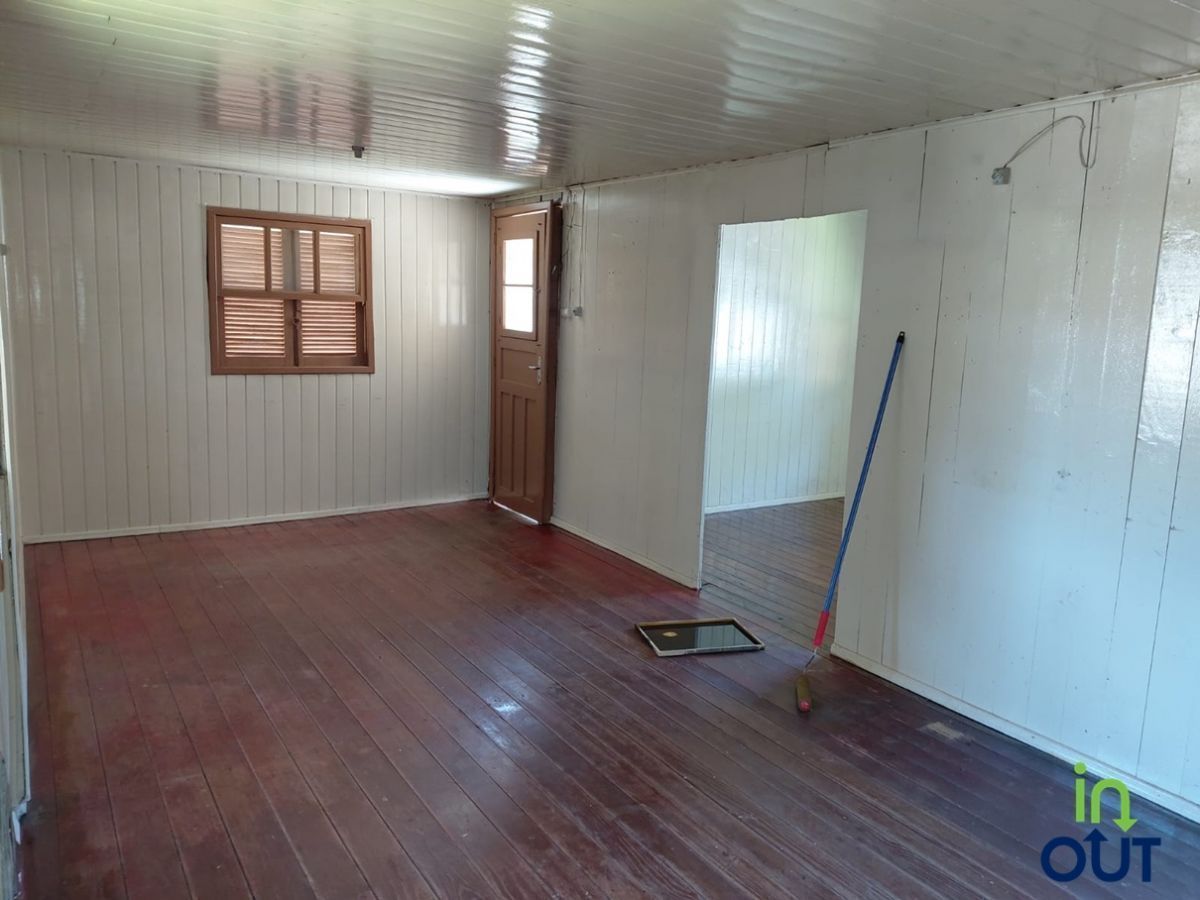 Casa de madeira com 2 quartos no bairro Moura em Gramado