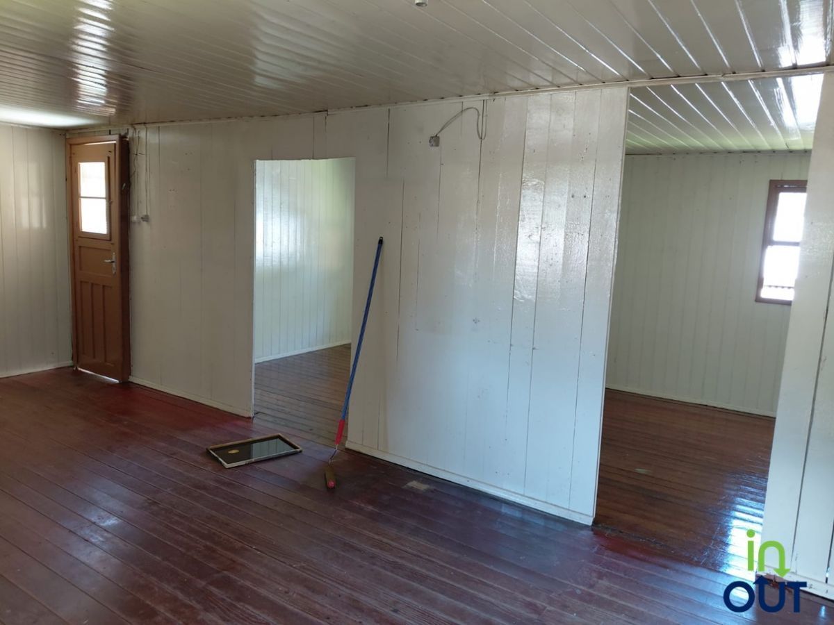 Casa de madeira com 2 quartos no bairro Moura em Gramado