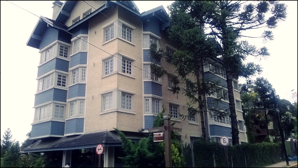 Apto. em Gramado próximo à Rua Coberta com Wi-Fi Apto. em Gramado próximo à Rua Coberta com Wi-Fi