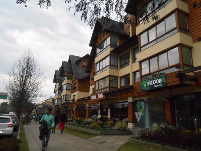 Apto. no centro de Gramado com Wi-fi e calefação Apto. no centro de Gramado com Wi-fi e calefação