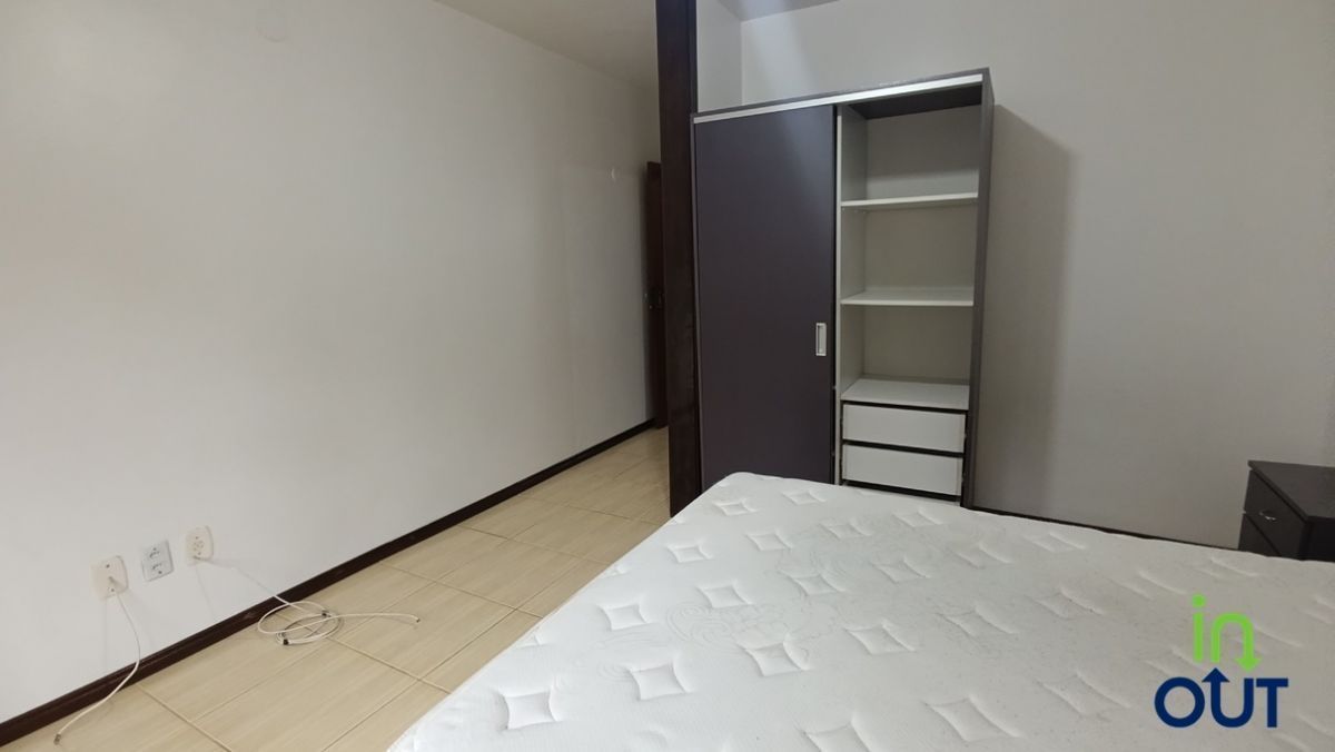 Apto com 2 dormitórios semimobiliado em Canela