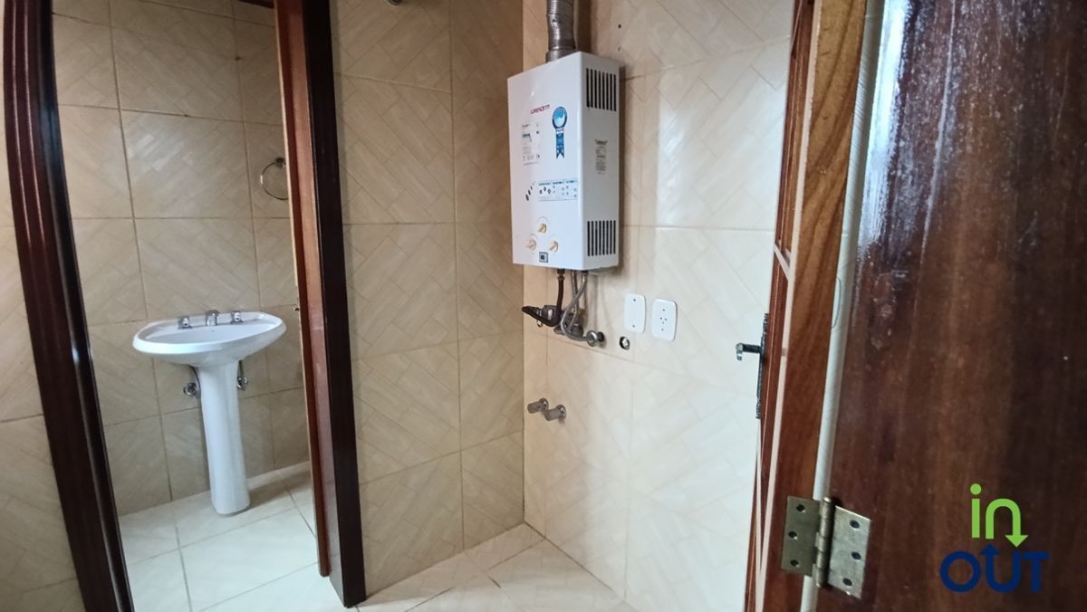 Apto com 2 dormitórios semimobiliado em Canela