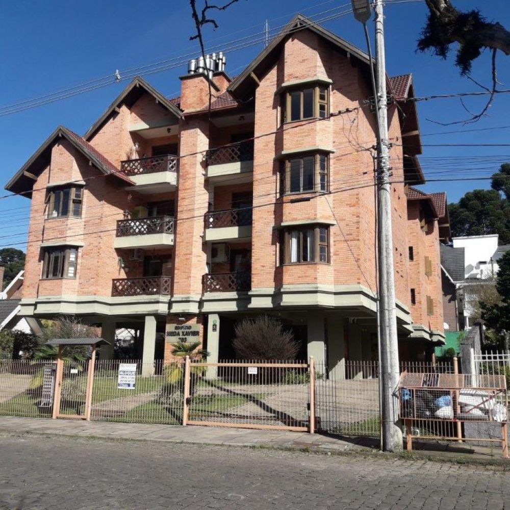 Apto com 2 dormitórios semimobiliado em Canela