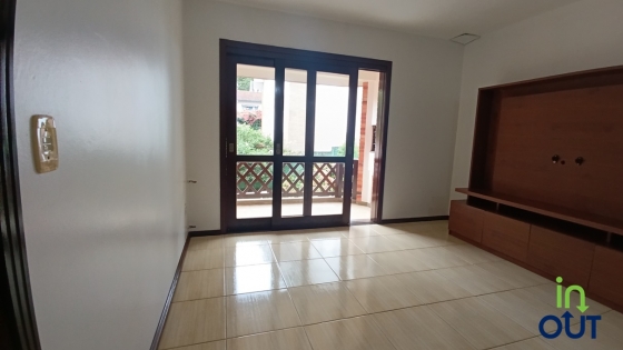 Apto com 2 dormitórios semimobiliado em Canela