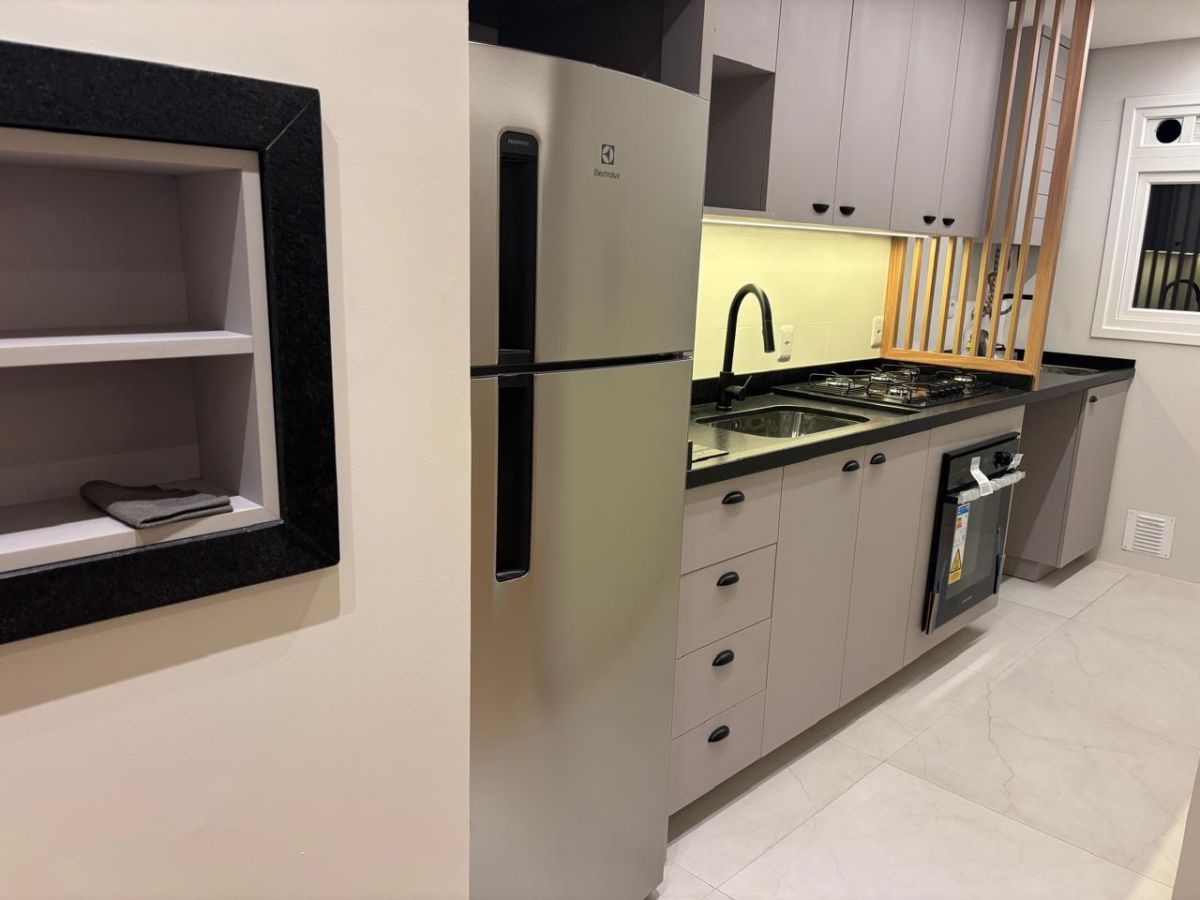 Apartamento novo semimobiliado com suíte no centro de Canela