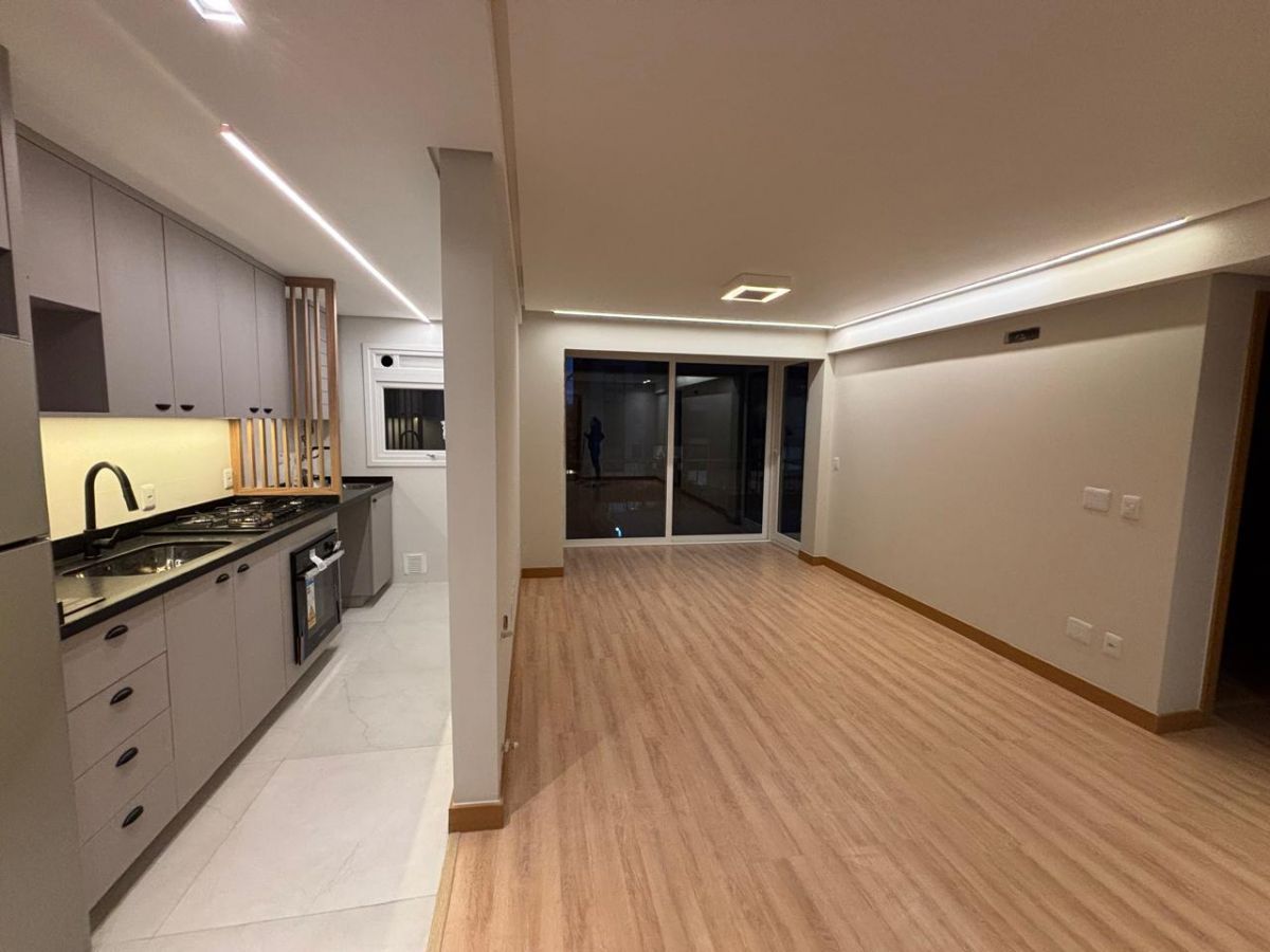 Apartamento novo semimobiliado com suíte no centro de Canela