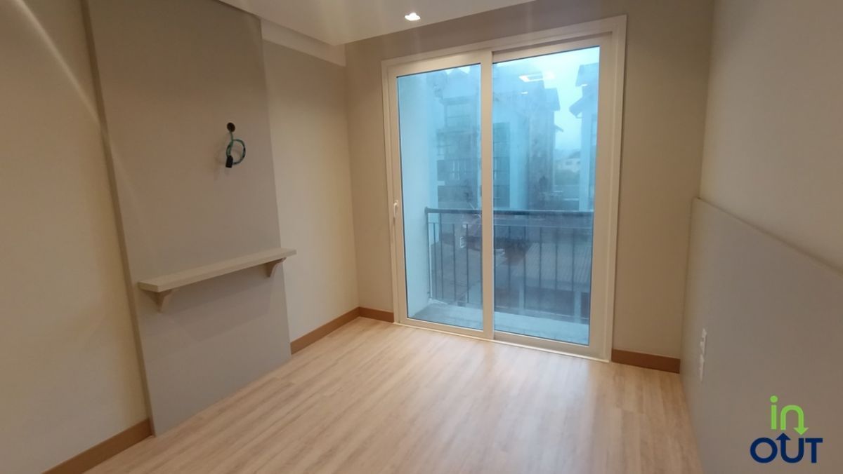 Apartamento novo semimobiliado com suíte no centro de Canela