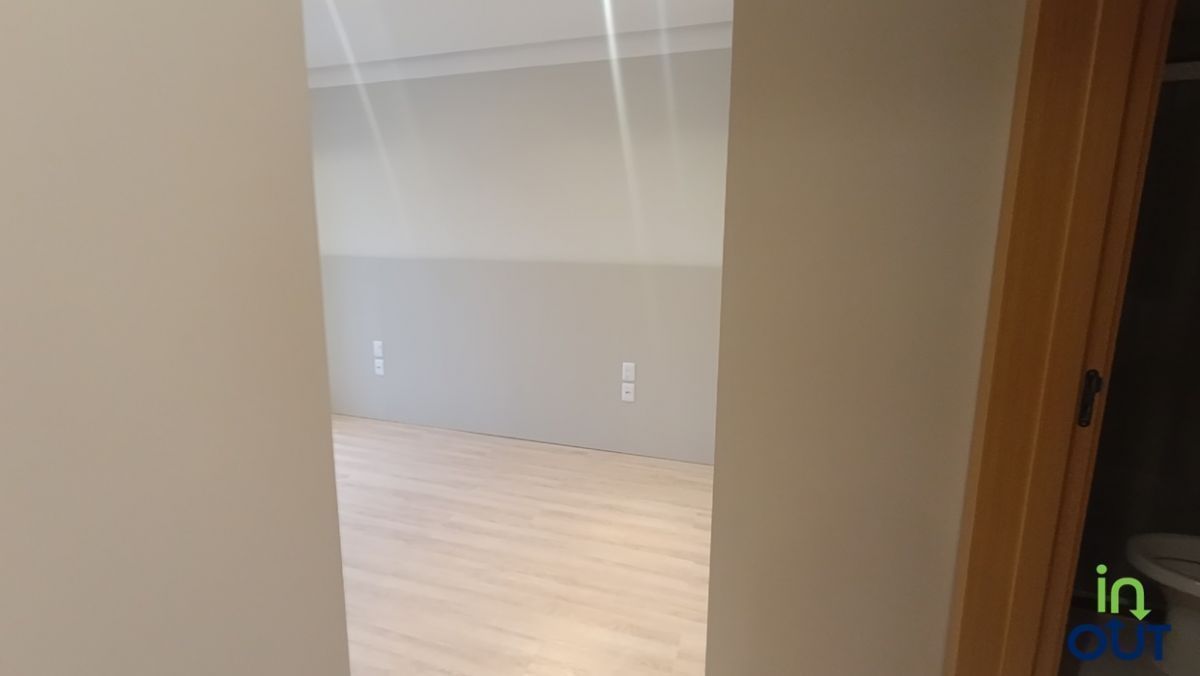 Apartamento novo semimobiliado com suíte no centro de Canela