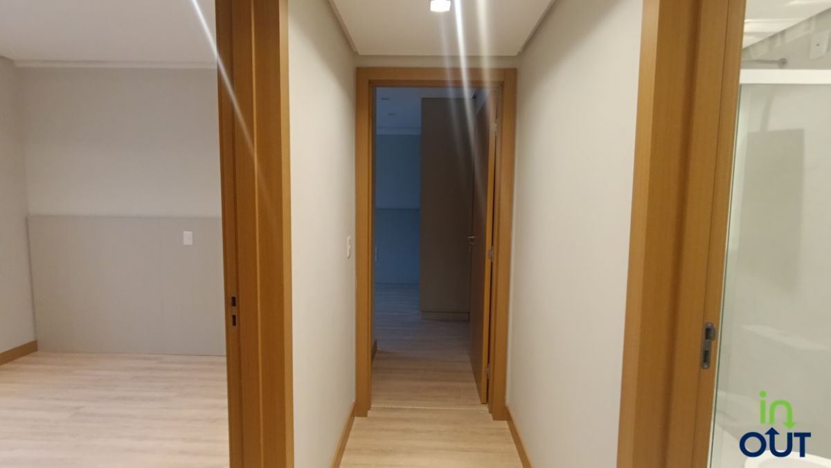 Apartamento novo semimobiliado com suíte no centro de Canela