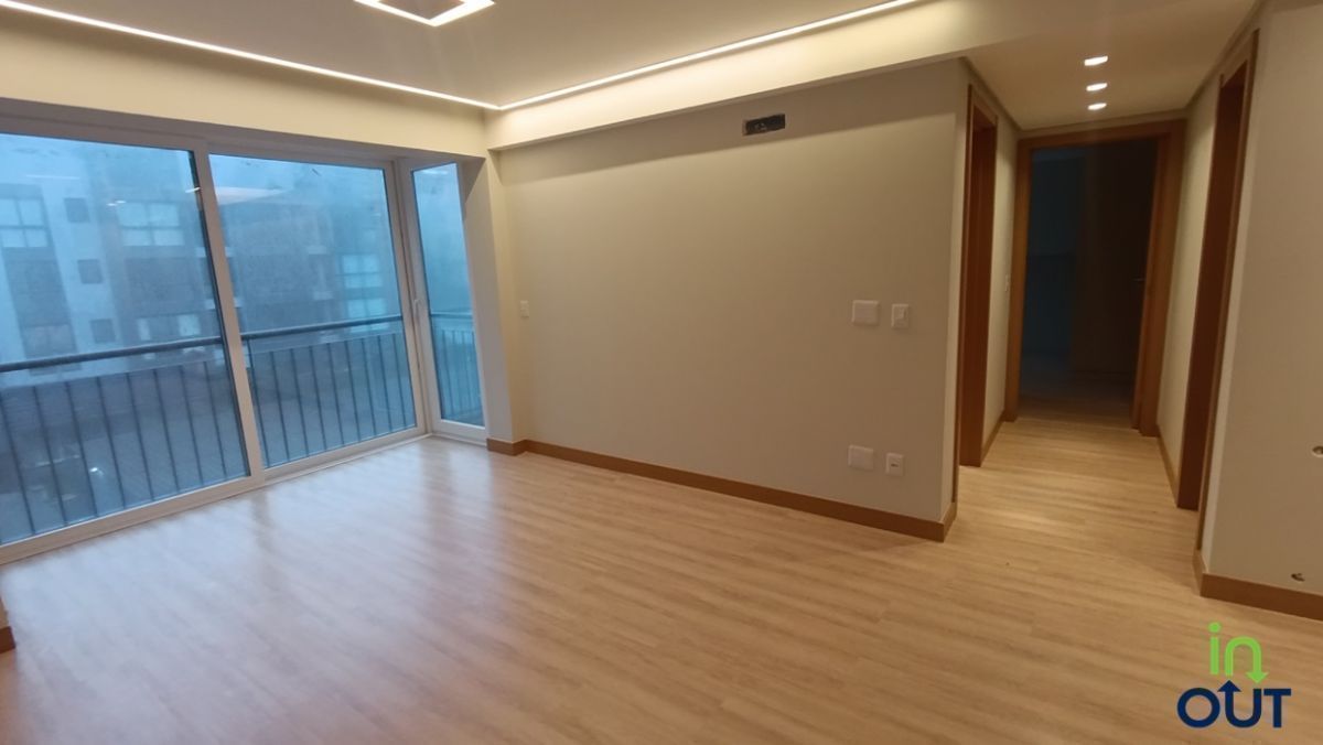 Apartamento novo semimobiliado com suíte no centro de Canela