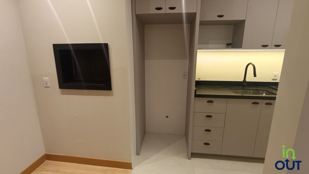 Apartamento novo semimobiliado com suíte no centro de Canela