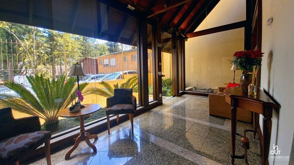 Apto. bem localizado no centro de Gramado