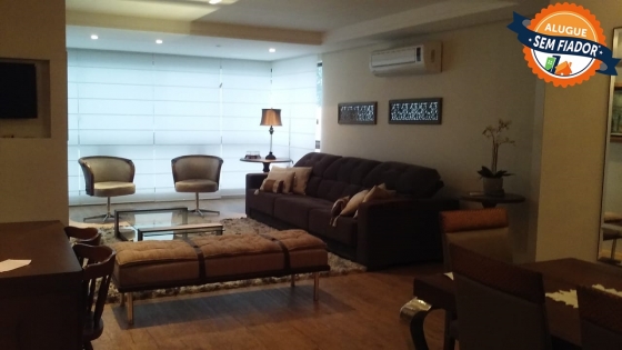 Excelente apto. à 900m da Rua Coberta