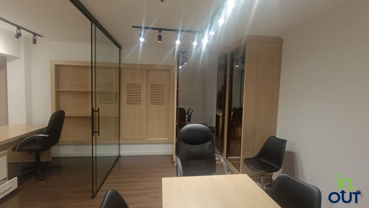 Sala comercial na Avenida Borges de Medeiros
