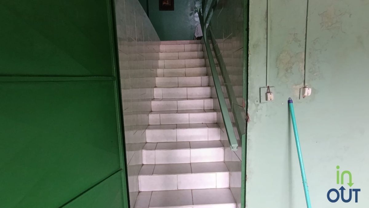 Casa com 4 quartos mobiliada e pátio cercado no bairro Piratini