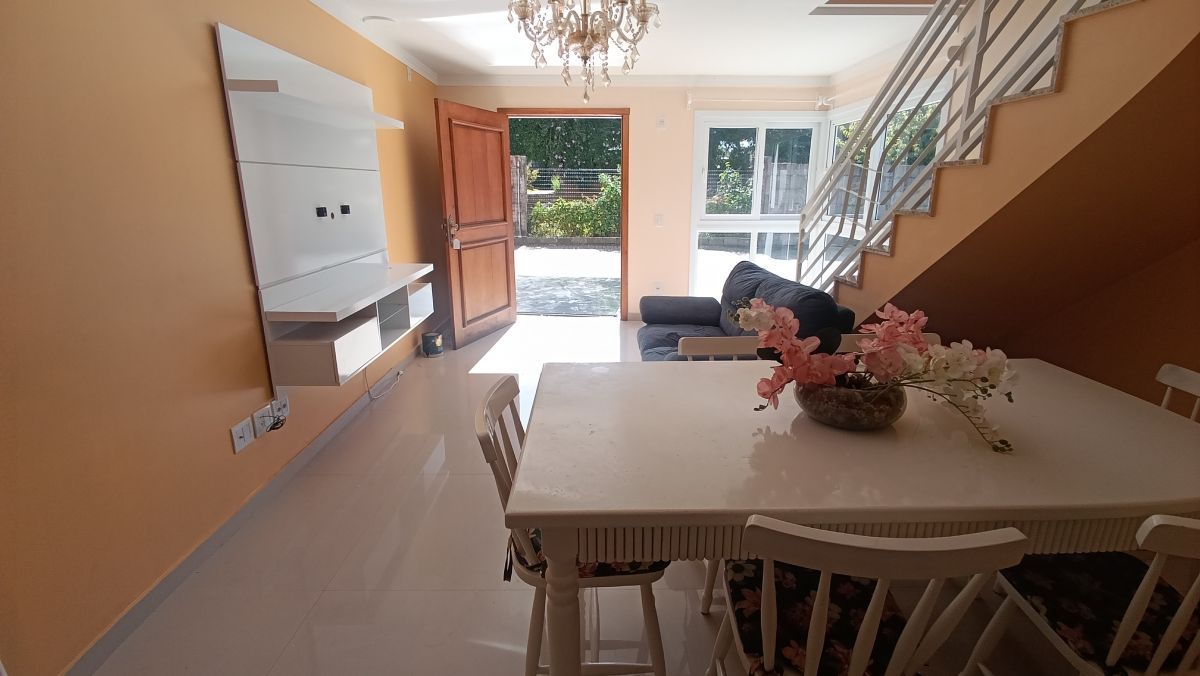 Casa Geminada Semimobiliada - Vila Suzana