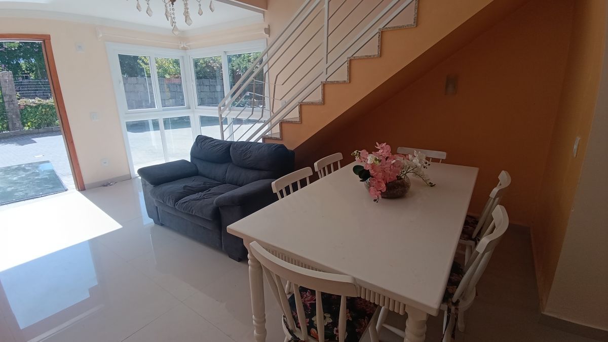 Casa Geminada Semimobiliada - Vila Suzana