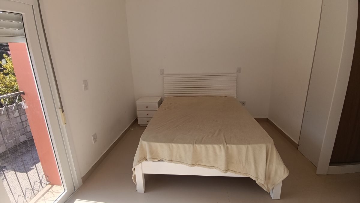 Casa Geminada Semimobiliada - Vila Suzana