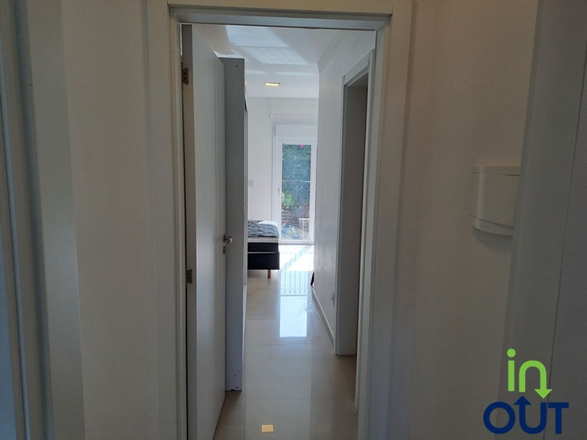 Casa geminada excelente em condomínio fechado