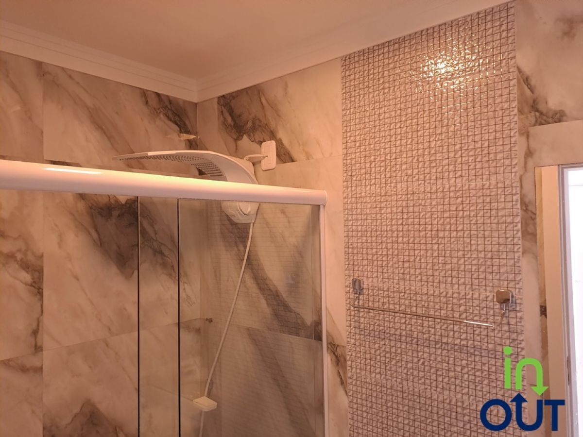 Casa geminada excelente em condomínio fechado