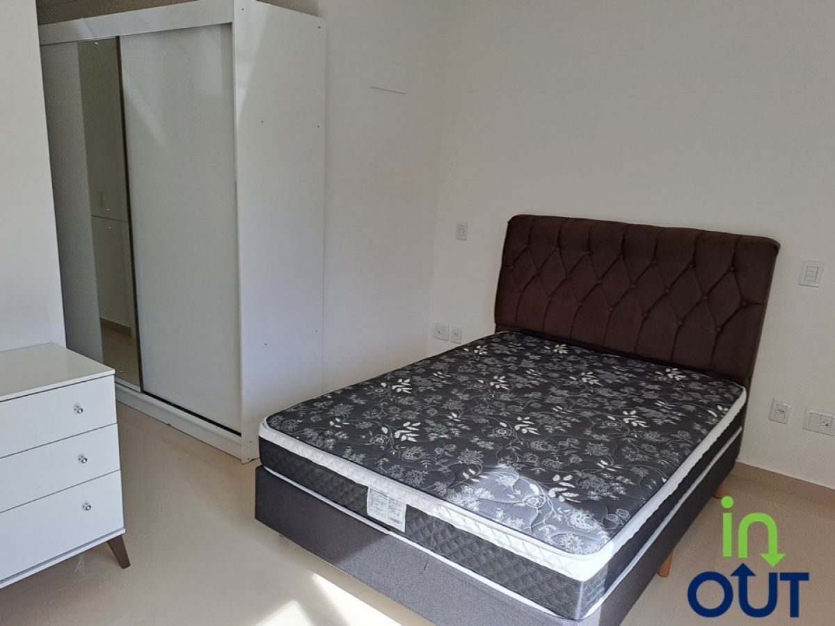Casa geminada excelente em condomínio fechado