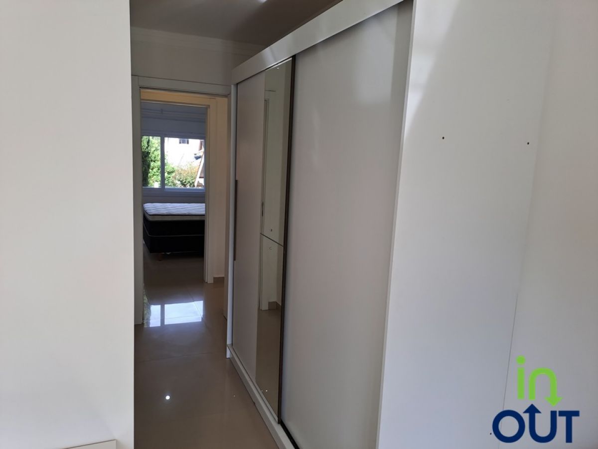 Casa geminada excelente em condomínio fechado